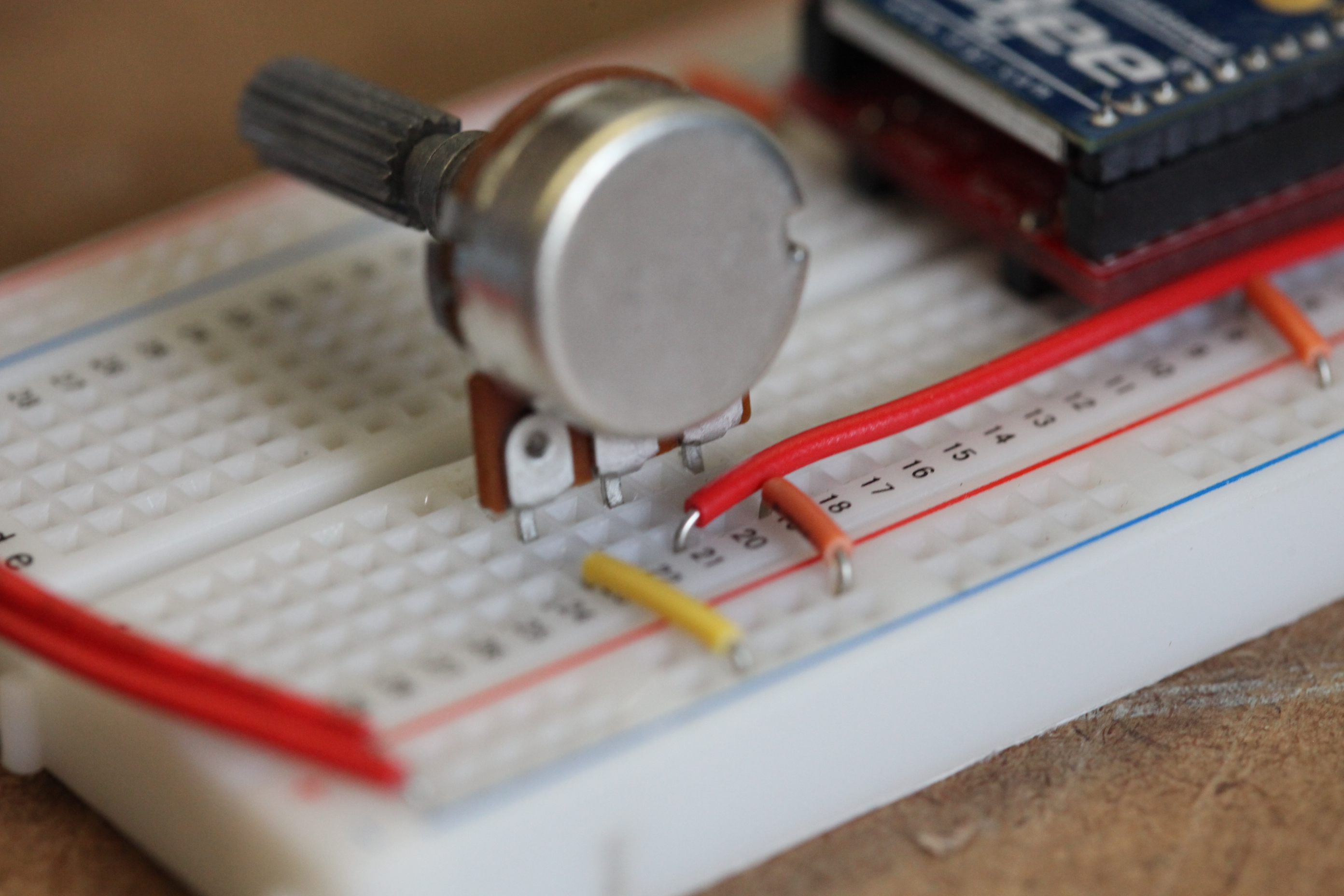 802.15.4 Analog Input with a Potentiometer